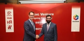 Siegwerk and Rotopack form a joint venture in Pakistan Dirk Weissenfeldt, vice president, Business Unit Flexible Packaging EMEA at Siegwerk (left) and Aamir Hirani, founder of Rotopack (right) during the signing ceremony